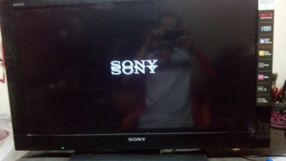 Ошибки телевизоров sony. Sony Bravia старые модели. Телевизор Sony Bravia разбитый. Отслоилась пленка на экране телевизора Sony Bravia. Выгоревшие пятна на изображении телевизора Sony Bravia.