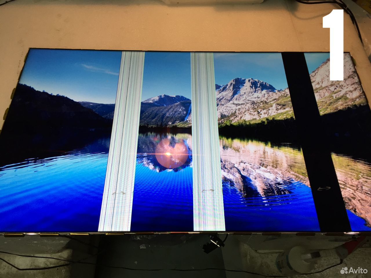 Вертикальные полосы на телевизоре lg. Полосы на матрице телевизора. Вертикальные полосы на экране телевизора. Вертикальные полосы на плазме телевизора Samsung. Вертикальные полосы на экране телевизора LG.