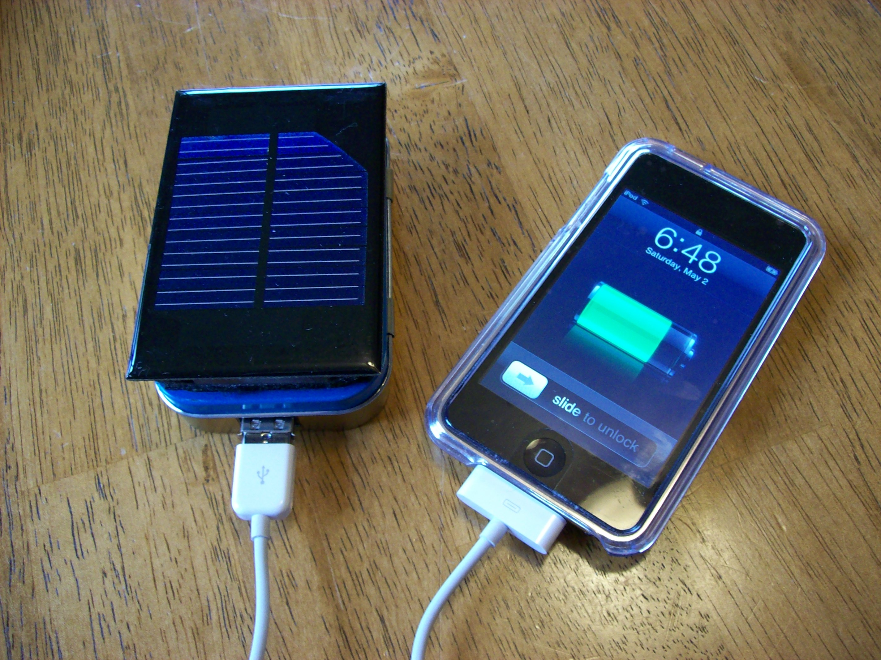 Зарядка телефона от компьютера. Зарядка для телефона. Солнечный зарядник для телефона. Самодельная зарядка для телефона. Зарядка повербанка от солнечных батарей.