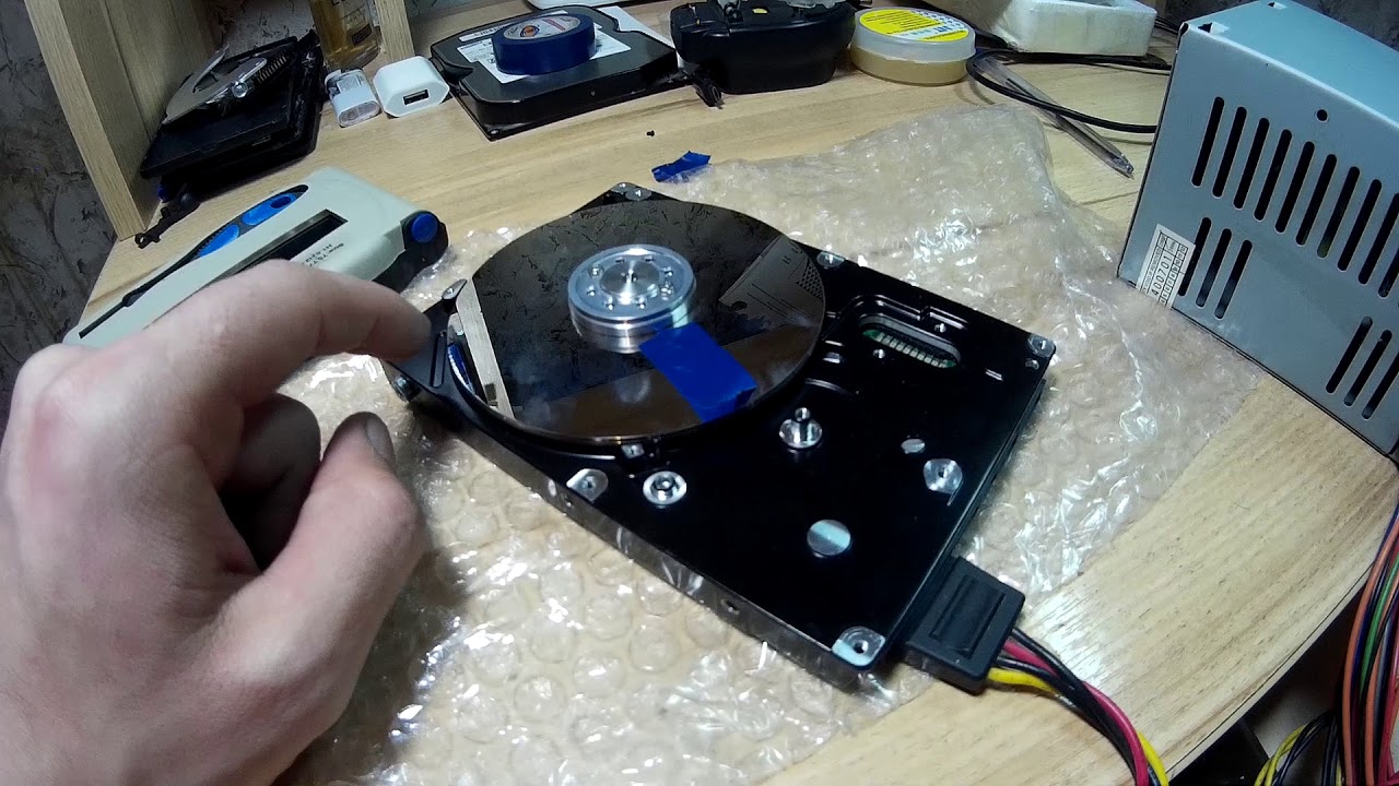 Запускается hdd. Электродвигатель из жесткого диска. Моторчик HDD. Запуск мотора HDD. Запуск моторчика от жесткого диска.