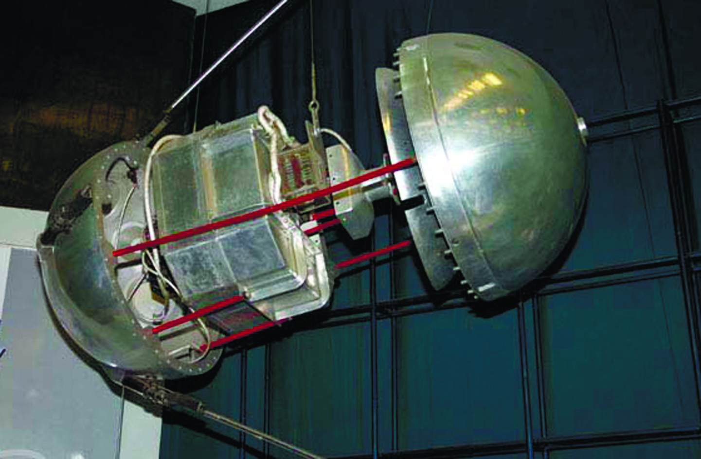 В каком году первый искусственный спутник земли. Первый искусственный Спутник земли 1957. Спутник 1 СССР. Первый в мире Советский искусственный Спутник земли (ИСЗ).. Первый Спутник земли запущенный 4 октября 1957 СССР.