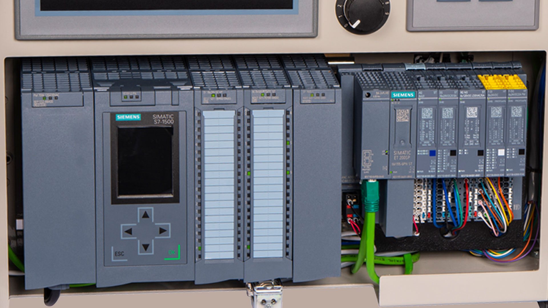 Simatic s7. PLC Siemens s7-1500. Контроллер SIMATIC s7-1500. Siemens SIMATIC s1500. ПЛК Siemens s1500.